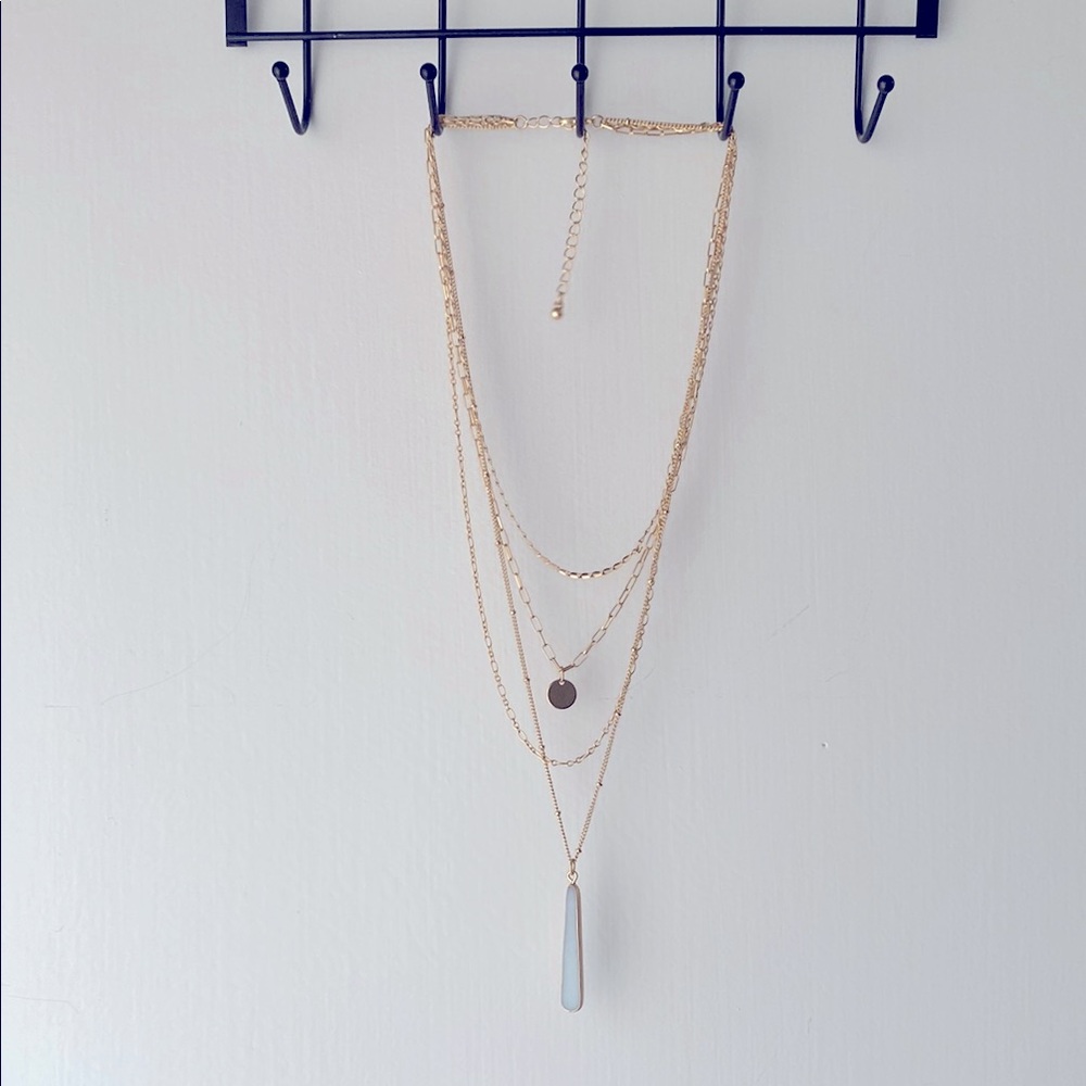 Elegant Gold Layered Necklace